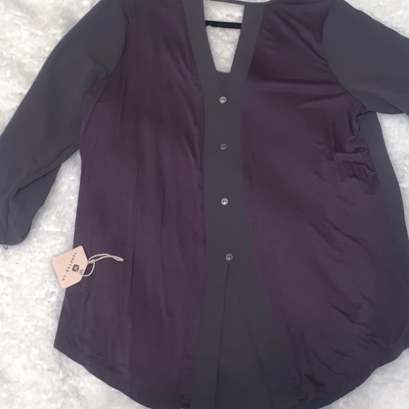 Flirty Top - Picture 3 of 6